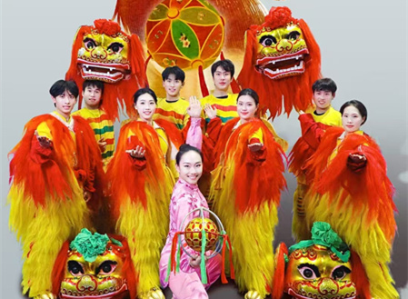 媒体看诸侯快讯 | 中央电视台新闻频道《共同关注》节目对我校龙狮队做专题报道